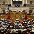 Grčka usvojila kontroverzni zakon Otvoren put za 13-časovno radno vreme!