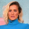 Milica Dabović u seksi izdanju koje je zapalilo internet: Čizme do butina, kratka kosa i stav koji obara s nogu! (foto)