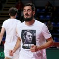Prelep gest: Igrači Zvezde na zagrevanje izašli u majicama sa likom Vladimira Cvetkovića