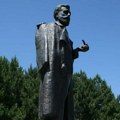 NLS i Parandilović položili vence na spomenik Draži Mihailoviću na Ravnoj gori