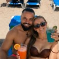 Rijaliti igrač oženio doktorku, ona se skinula u bikini i svima padaju vilice: Oglasili se sa medenog meseca