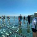 Skywalk na Kablaru obara rekorde: Za mesec dana 20.000 posetilaca i nova radna mesta