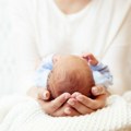 Beba nije htela da čeka Hitnu: Dečak rođen kod kuće na Banovom brdu