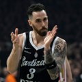 U inat modernoj košarci: Partizan ubacio Zvezdi 31 poen za četvrtinu bez ijedne trojke – nestvarna statistika crno-belih!