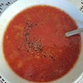 Šta kuvati i jesti na ovim vrućinama: Naš predlog je paradajz čorba sa tikvicama
