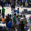 Lampaduza preplavljena migrantima, za dva dana stiglo 7.000 ljudi