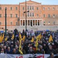 Protest poljoprivrednika u Grčkoj drugi dan zaredom, traktori na ulicama Atine