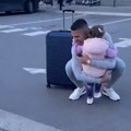 (Video) Emotivni susret gobelje i katje: Fudbaler baca torbe iz ruku, ćerkica mu trči u zagrljaj, Katarina Grujić sve…