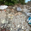"Бацају лешеве угинулих животиња, шири се несносан смрад": Грађани бесни због дивљих депонија у близини Чачка