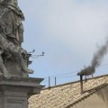 Kardinali nastavili glasanje za novog papu posle drugog crnog dima u Vatikanu