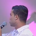 "Kofer je bio pun para, samo evri su bili unutra" Naš pevač samo za jedno veče zaradio za stan!