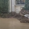 Jako nevreme odnelo tri života, u više mesta vanredno stanje: Haos u Bugarskoj: Bujice nose sve pred sobom, automobili i…