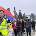 Preloman trenutak, iliti door to door na studentski način: Studentski marševi kao vezivno tkivo sa narodom