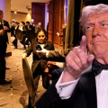 (Foto, video) Naoružan sačmaricom upao na Trampovu gala večeru i počeo da puca! Do detalja otkrio ko su mete: Donald pao na…