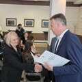 Povodom Dana porodice dodeljena jednokratna novčana pomoć hraniteljima odraslih i starih lica