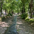 Ulična rasveta pala i povredila učenika na šetalištu