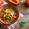 Recept za domaću boraniju sa povrćem: Jednostavno se priprema, a topi se u ustima