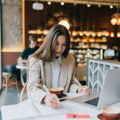 Kafići postaju kancelarije: Evropa uvodi nova pravila za digitalne nomade