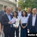 Opozicija predala zahtev za izbore predsedniku Srbije: Vučić najavio odgovor do kraja meseca