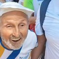 Najveći heroj Beogradskog maratona: Deda od 90 godina dao domaći zadatak mladima, svi mu aplaudirali