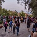Nije važno ko su oni, važno je ko si ti: U Kragujevcu počeo skup podrške profesorima Slobodnog univerziteta i studentima…