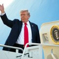 Donald Tramp smrdi? FOTO/VIDEO