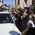 Predsednik Argentine Havijer Milej napadnut kamenicama tokom predizborne kampanje (FOTO)