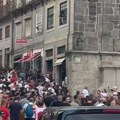 Pogledajte korteo Delija u Portu: Navijači Zvezde okupirali grad, spremni za spektakl na Dragau!