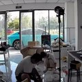 Dok su vlasnici bili u radnji, Xiaomi SU7 se sam odvezao