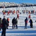 Tornik pun skijaša: U funkciji šestosedna žičara, ski lift i trake za početnike – srpska planina i dalje vrvi od turista