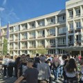 Šest profesora Jovine gimnazije suspendovano, održan protest roditelja i učenika (VIDEO)