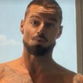 Golišava slika Rikija Martina (54) objavio sliku iz hotelske sobe u Beogradu, telo celo u mišićica: ženama su pale vilice do…