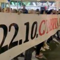 Guranje pristalica SNS-a i građana koji podržavaju studente, policija razdvojila dve grupe