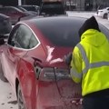 VIDEO: Hladnoća u SAD napravila "groblje" električnih automobila