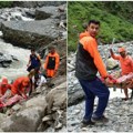 (Video) Bujica odnela i decu stravična poplave pogodile pakistan Poginulo najmanje devetoro ljudi