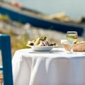 Hrvatski restoran šokirao nezadovoljne posetioce uvredama: „Vas dvoje da skočite u more, napravili bi poplavu do Austrije……