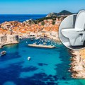 Dubrovčanin otvorio javni WC u svojoj kući - lova samo kaplje! Istakao natpis od pet reči, svi mu se čude