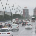 Vozači, oprez! Amss izdao upozorenje na mokre kolovoze i jake udare vetra, evo gde treba najviše da pazite