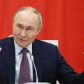 Putin: Sve ide po planu