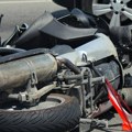 Motociklistkinja (16) povređena u sudaru sa "mercedesom"