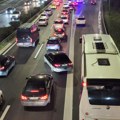 Na putevima u Hrvatskoj totalni haos Kolone duge i po 10 kilometara: "Sramota, a čeka nas još gora katastrofa!"