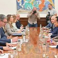 Vučić sa predstavnicima MMF-a: Srbija uspeva da održi dobru fiskalnu poziciju