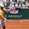 Novak Đoković po paklenoj vrućini u Parizu na treningu sparingovao sa jednim od najboljih dubl igrača sveta