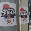 VIDEO: Naprednjaci blokirali Varadinski most da bi razvili transparent