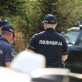 Telo muškarca (45) u lokvi krvi nađeno na ulici u Lazarevcu: Naređena obdukcija, istraga u toku