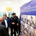 Gašić obišao renoviranu policijsku stanicu u Vlasotincu