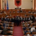 Albanski parlament odbio amandman koji predviđa vojnu pomoć Kosovu od 50 miliona evra