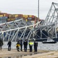 Америка: Срушио се мост у Балтимору после удара брода, шесторо се сматра мртвим