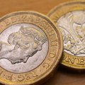 Britanska funta nastavlja da pada u odnosu na dolar i evro