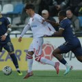 POLUVREME - Zvezda protraćila 45 minuta, spasio je ofsajd